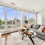 Urban Oasis 2 Bedroom Apartment With City And Mountain Views In Downtown Haven
