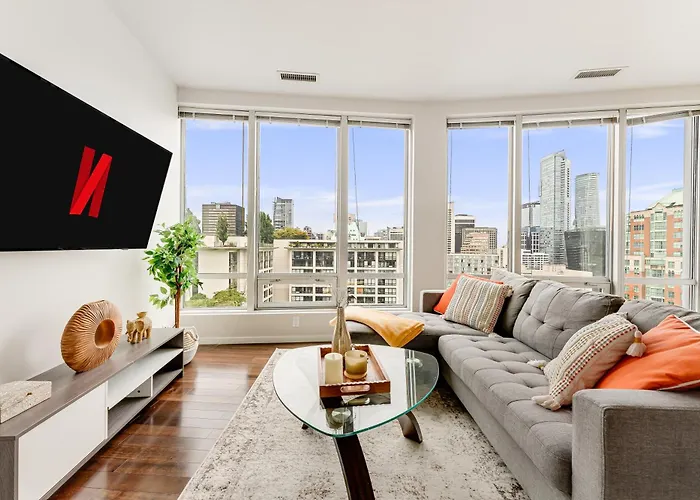 Urban Oasis 2 Bedroom Apartment With City And Mountain Views In Downtown Haven