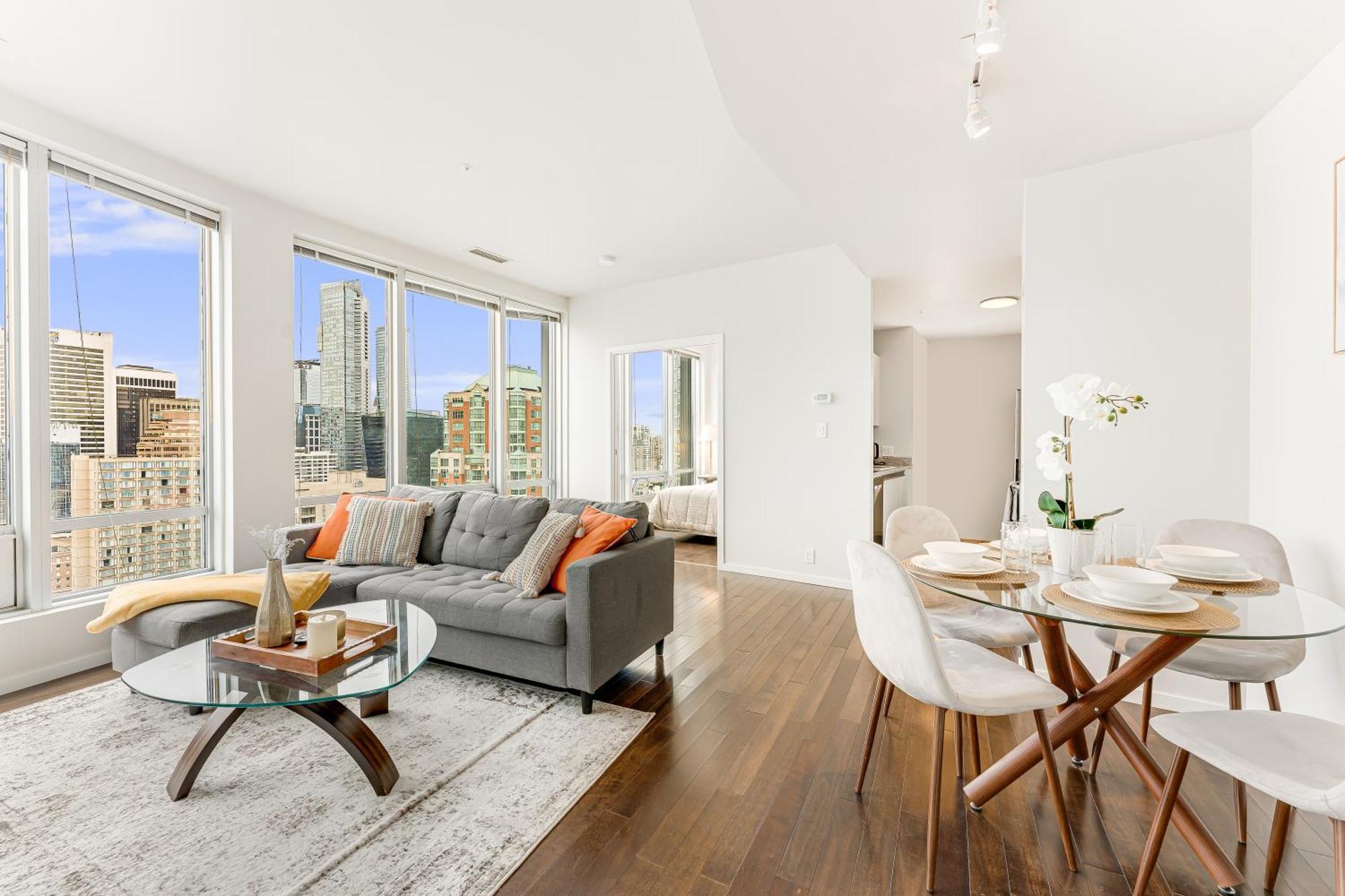 Urban Oasis 2 Bedroom With City And Mountain Views In Downtown Haven