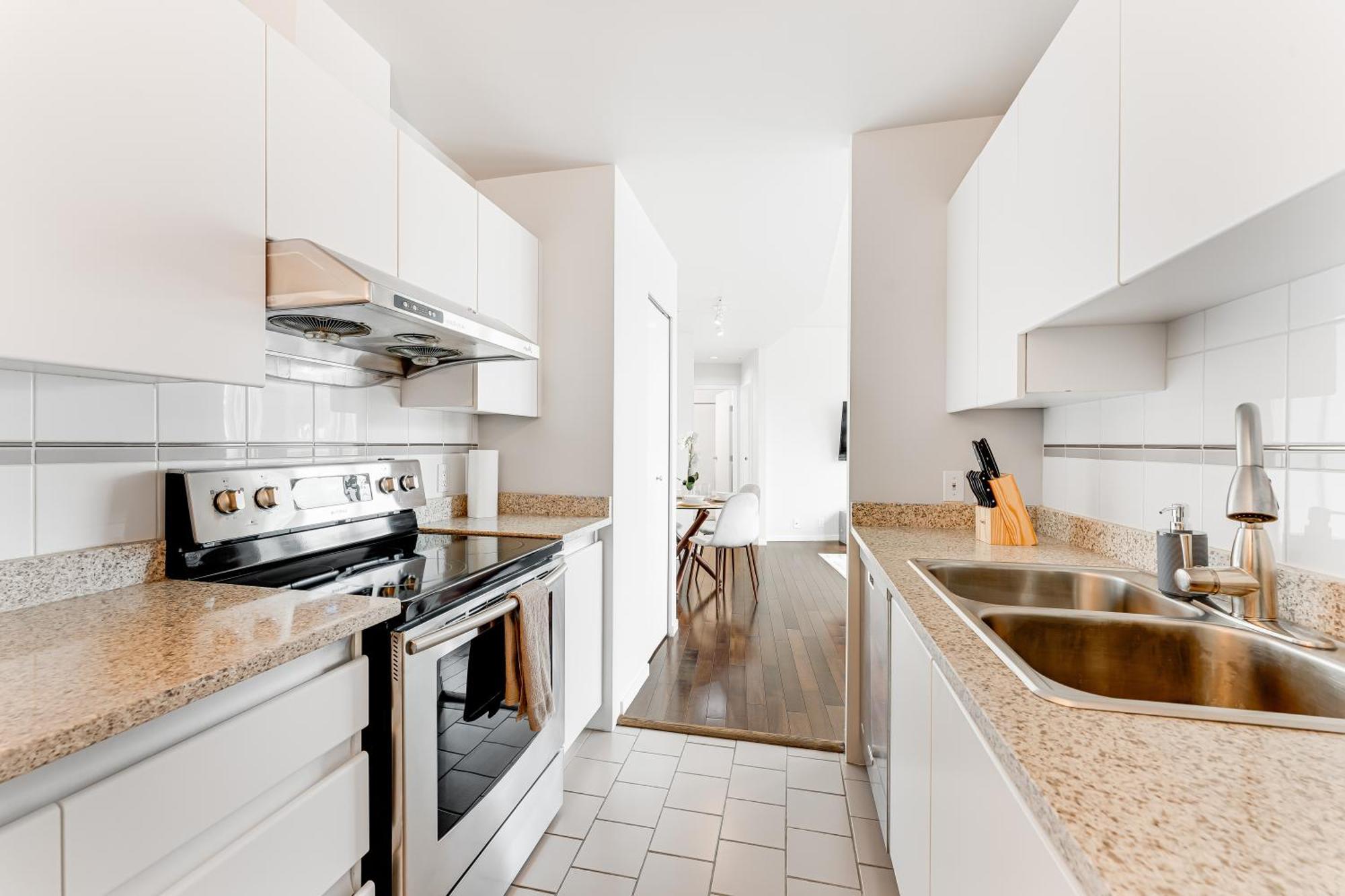 Urban Oasis 2 Bedroom With City And Mountain Views In Downtown Haven Apartamento *