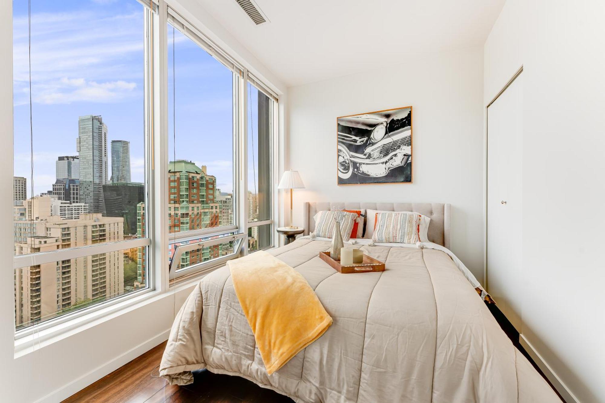 Urban Oasis 2 Bedroom With City And Mountain Views In Downtown Haven Vancouver