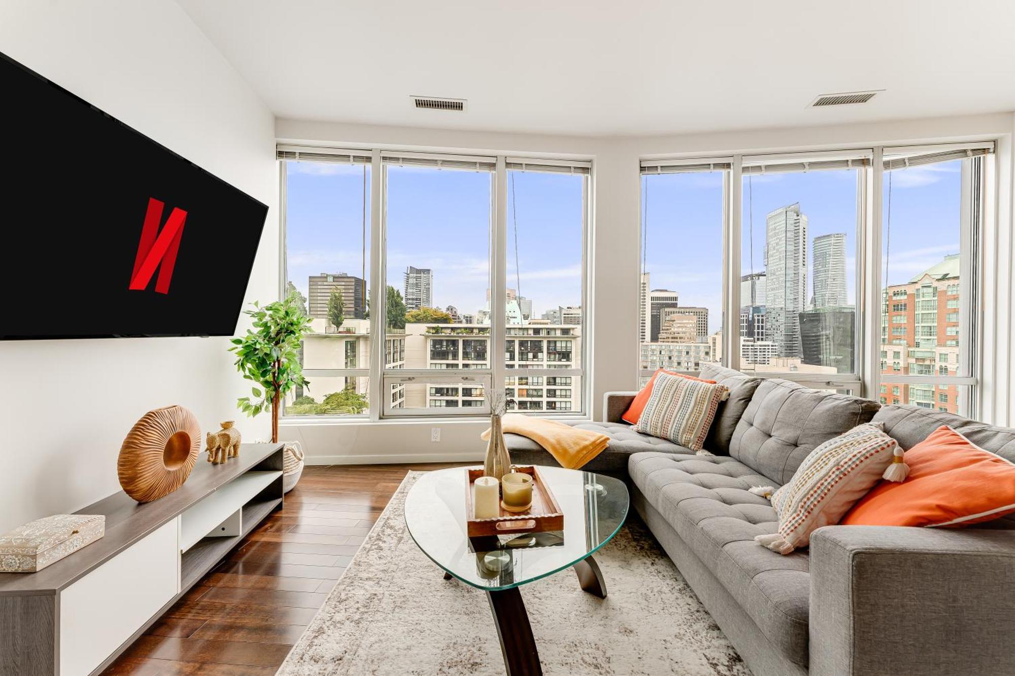 Urban Oasis 2 Bedroom With City And Mountain Views In Downtown Haven Apartamento Vancouver